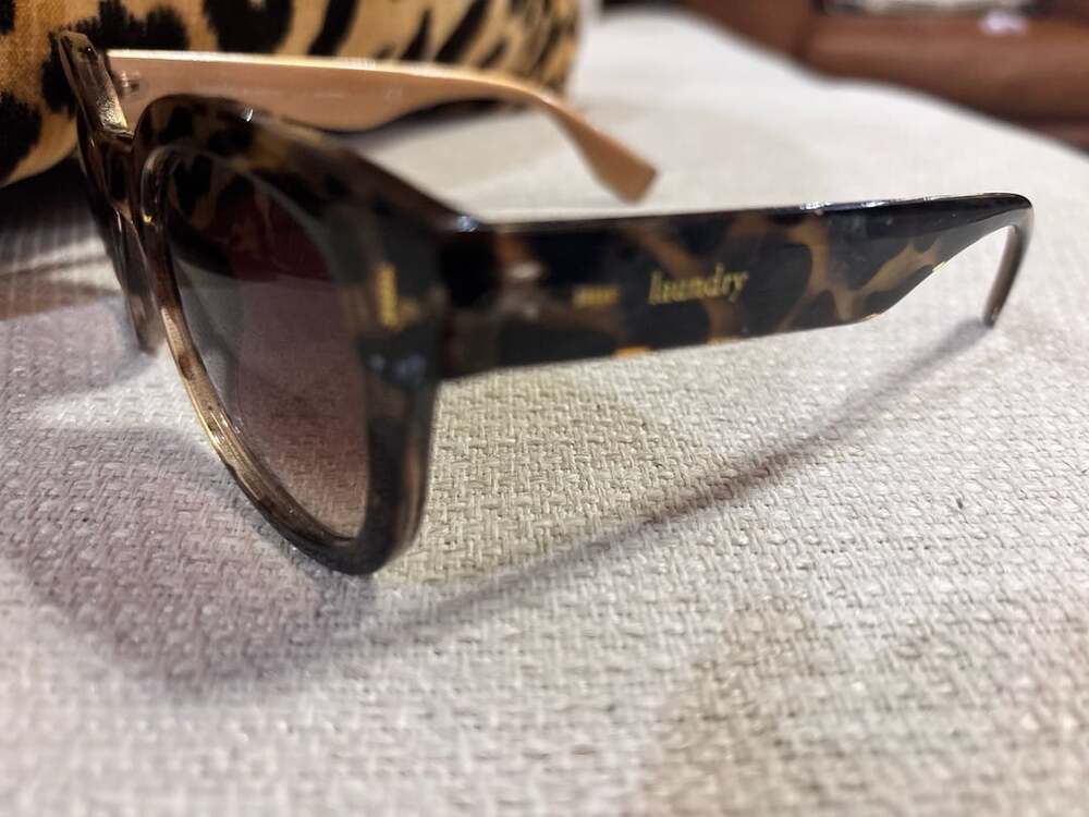 Laundry By Shelli Segal Tortoise Sunglasses - Picture 5 of 9